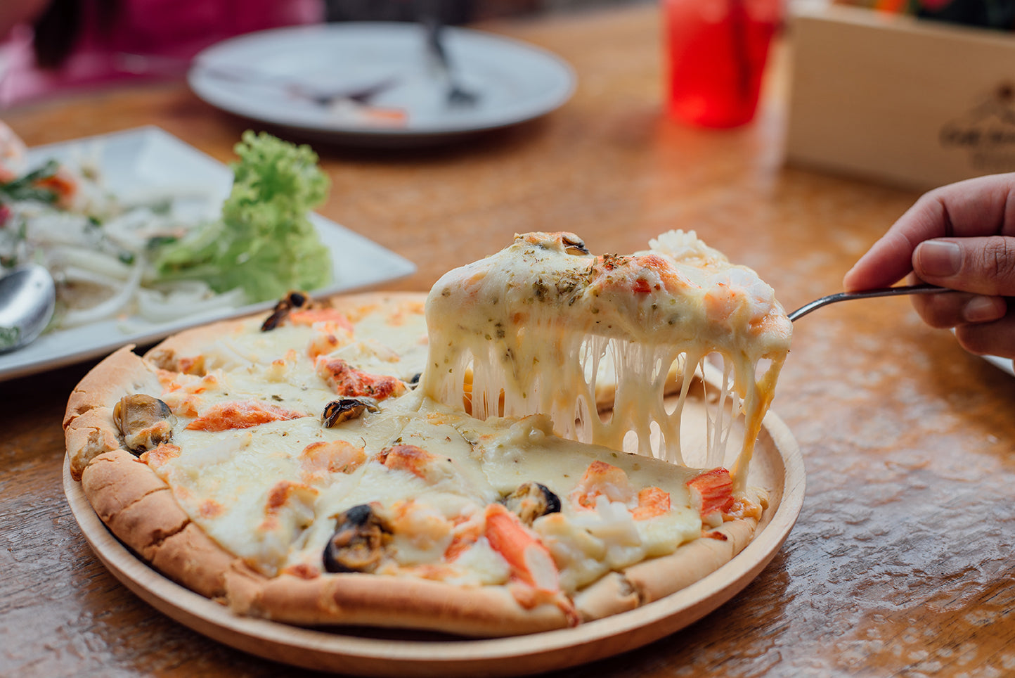 Pizza keto au homard et pétoncles - Recette de Keys Nutrition