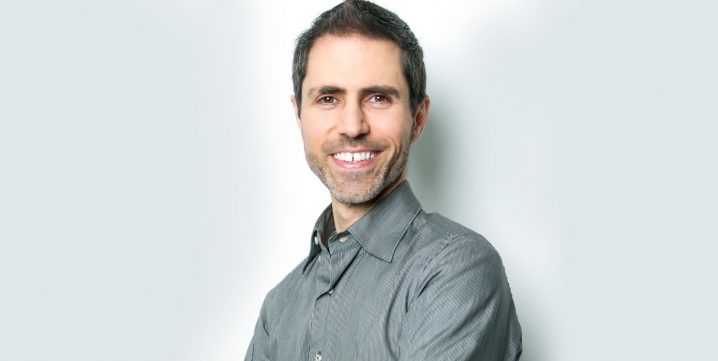 Stephane M. souriant
