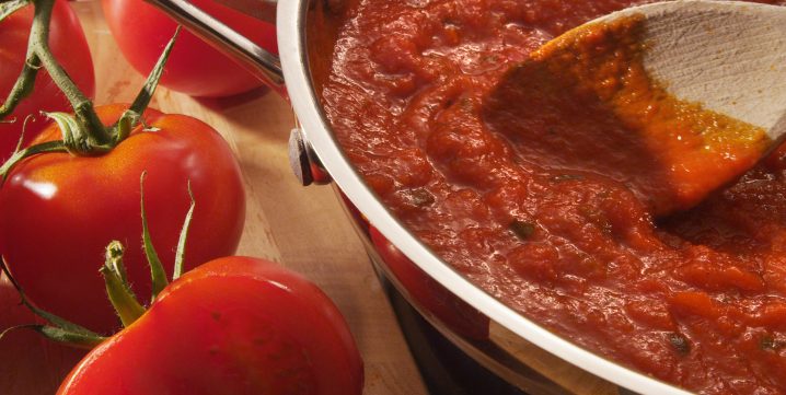 tomates et sauce à spaghetti