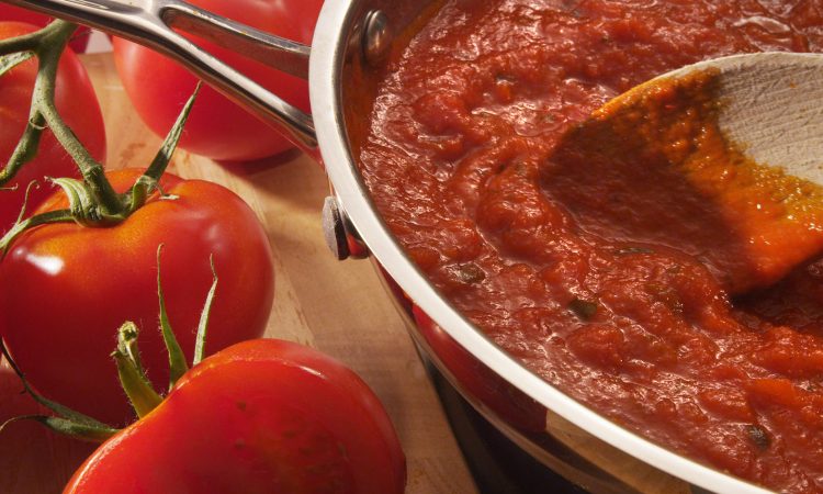tomates et sauce à spaghetti
