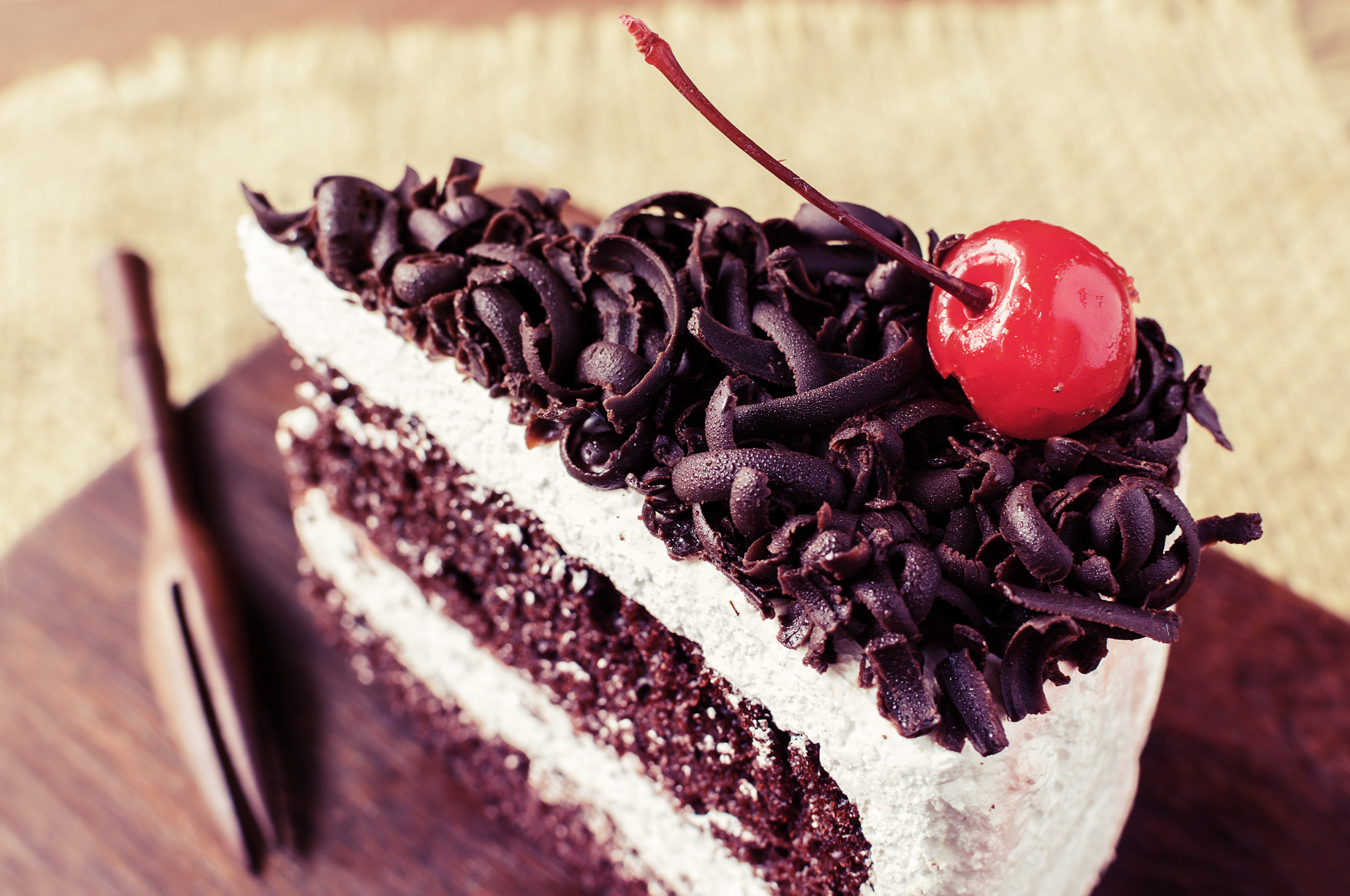 tranche de gâteau forêt-noire
