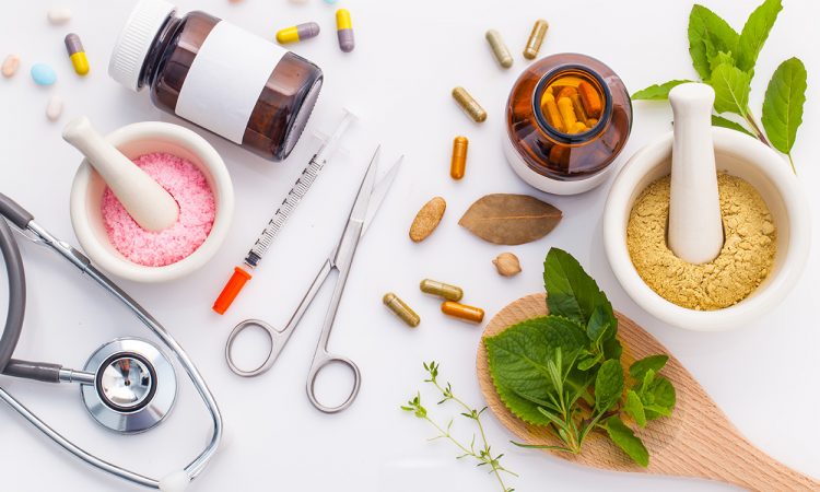 médecine naturelle vs traditionnelle, herbes, médicaments